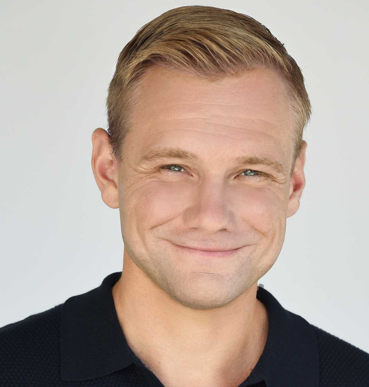 Jonathan Macht's headshot